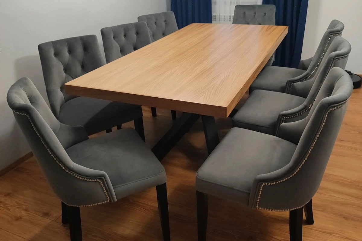 Komplet loftowy premium- Stół na czarnej nodze X + krzesła kubełkowe tapicerowane  - Chodel